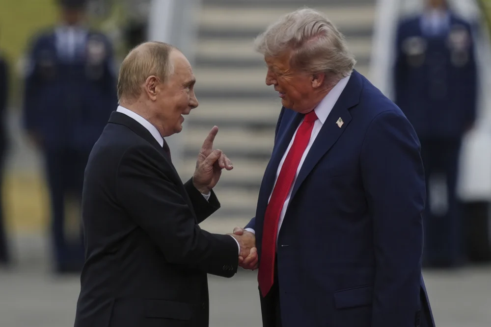 Trump y Putin se reúnen en Alaska con aspiraciones de paz, pero sin acuerdo sobre Ucrania