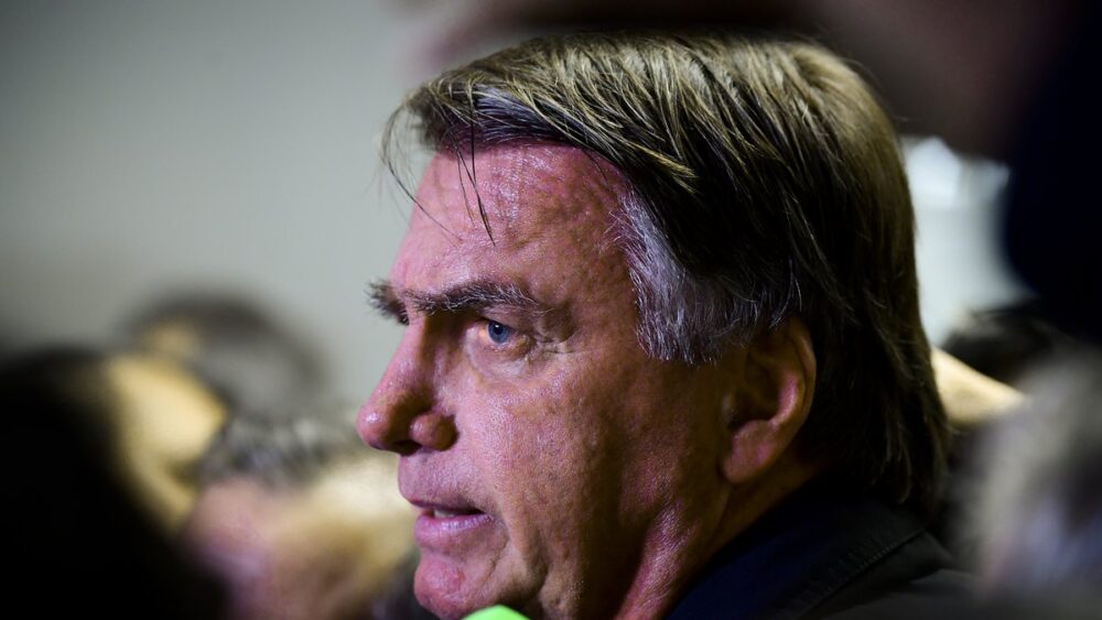 Brasil: Jair Bolsonaro recibe el alta médica y es trasladado nuevamente a prisión bajo estrictas medidas de seguridad